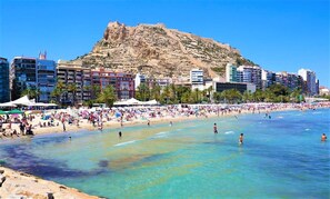 Sun loungers, beach towels - 2-bed Apartment with Pool, Sea Views & Balcony - 10min walk to La Mata Beach! (Torrevieja)