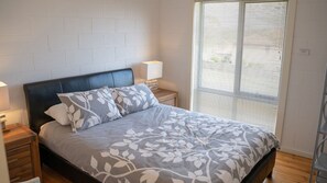 3 bedrooms - Bayfront Escape on Walpole (COWES)