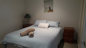 3 Schlafzimmer, Bügeleisen/Bügelbrett