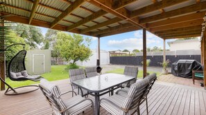 Outdoor dining - Koala Family Retreat (COWES)