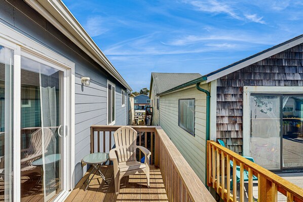 Property grounds - Dog-friendly home near the ocean w/ gas fireplace & partial water views (Newport)