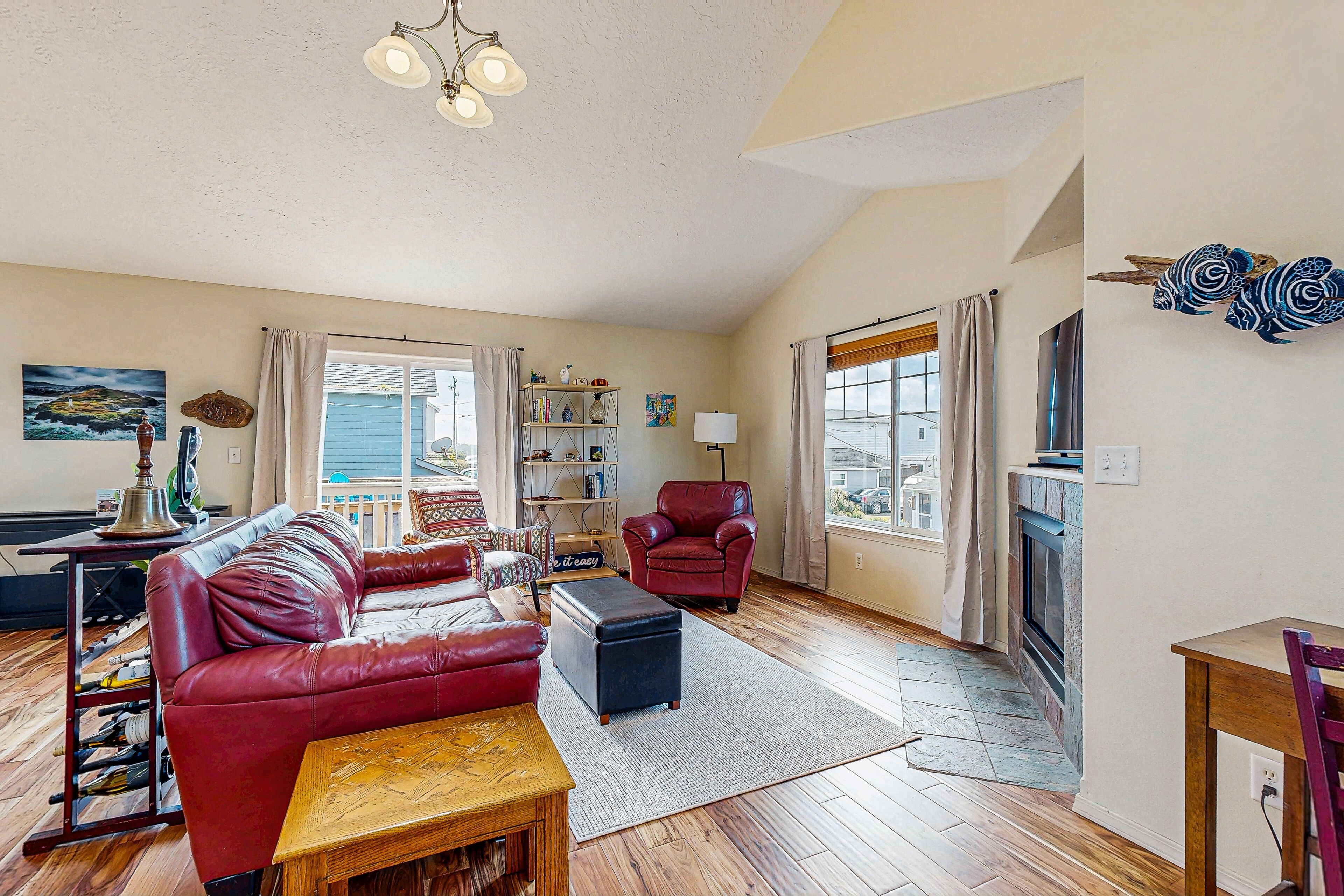 TV, fireplace, books, stereo