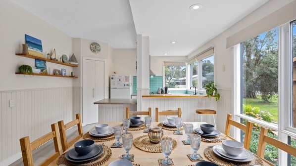 Dining - Sanders Beach House in Silverleaves (SILVERLEAVES)