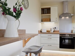 Dishwasher, freezer - 2 bedroom accommodation in Howey, near Llandrindod Wells (Howey, near Llandrindod Wells)