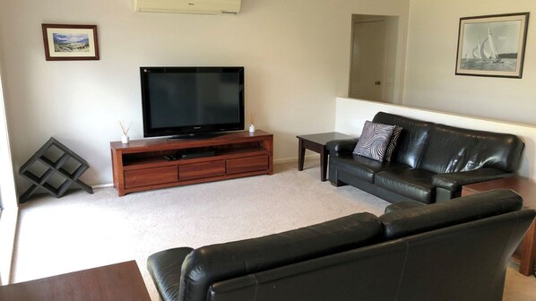 TV, DVD player