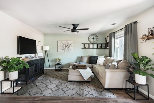 Wine Country Retreat+Backyard+firepit+BBQ+wineries