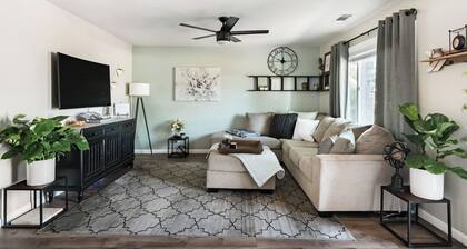 Wine Country Retreat+Backyard+firepit+BBQ+wineries