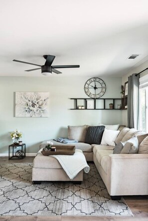 TV - Wine Country Retreat+Backyard+firepit+BBQ+wineries (Templeton)