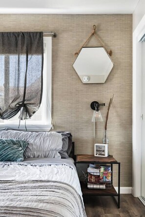 Desk, iron/ironing board, free WiFi, bed sheets - Wine Country Retreat+Backyard+firepit+BBQ+wineries (Templeton)