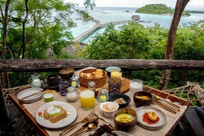 Tägliches inbegriffenes kontinentales Frühstück