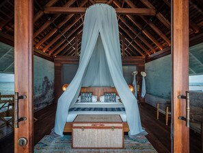 Overwater Bungalow | Minibar (mit einigen kostenlosen Artikeln), individuell dekoriert