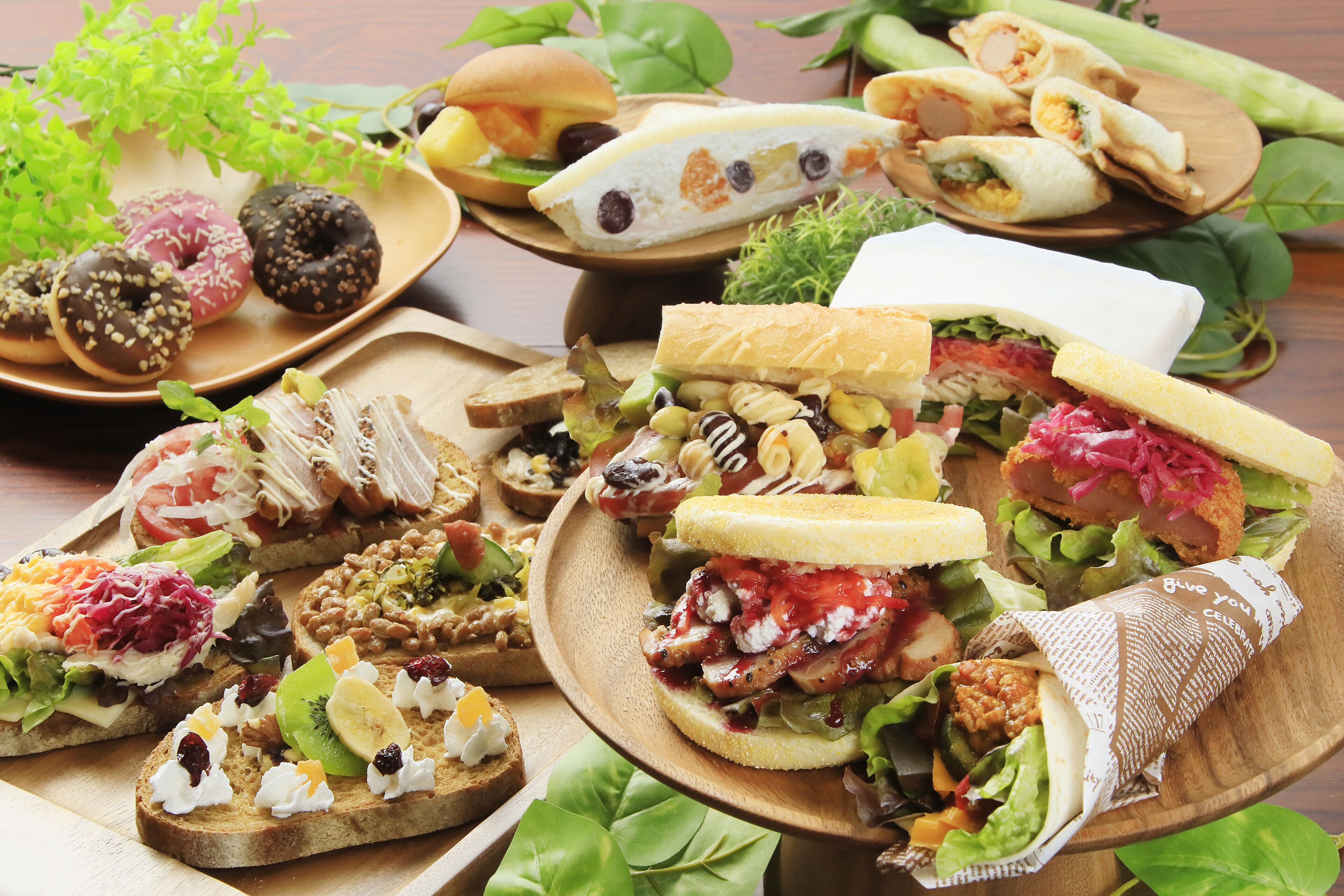 daily buffet breakfast (jpy 2000 per person)