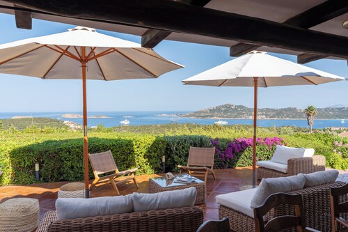 Spectacular panoramic villa in Porto Cervo center