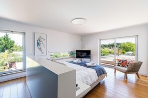 4 bedrooms, desk, iron/ironing board, travel crib - Premium Villa with Private Pool in Aldeia do Meco (Sesimbra)