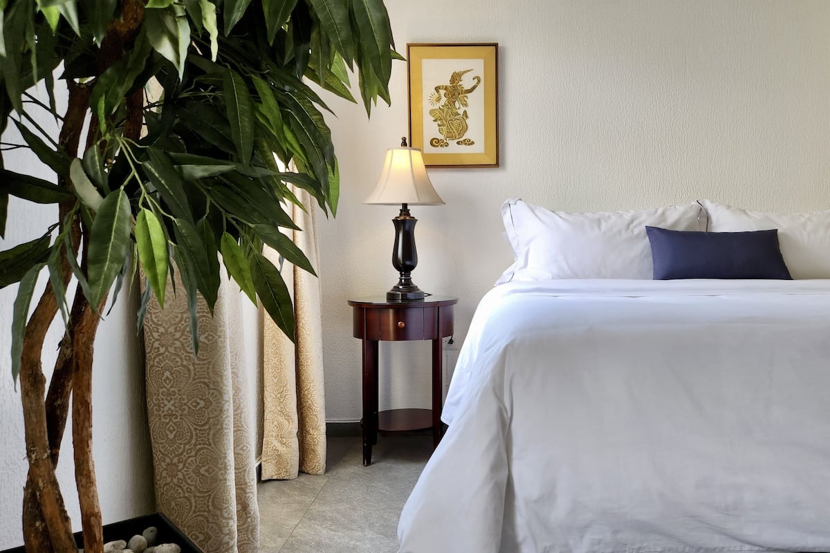 Premium bedding, down duvets, Tempur-Pedic beds, in-room safe