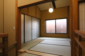 3 bedrooms, desk, free WiFi - Suiren (Kyoto)