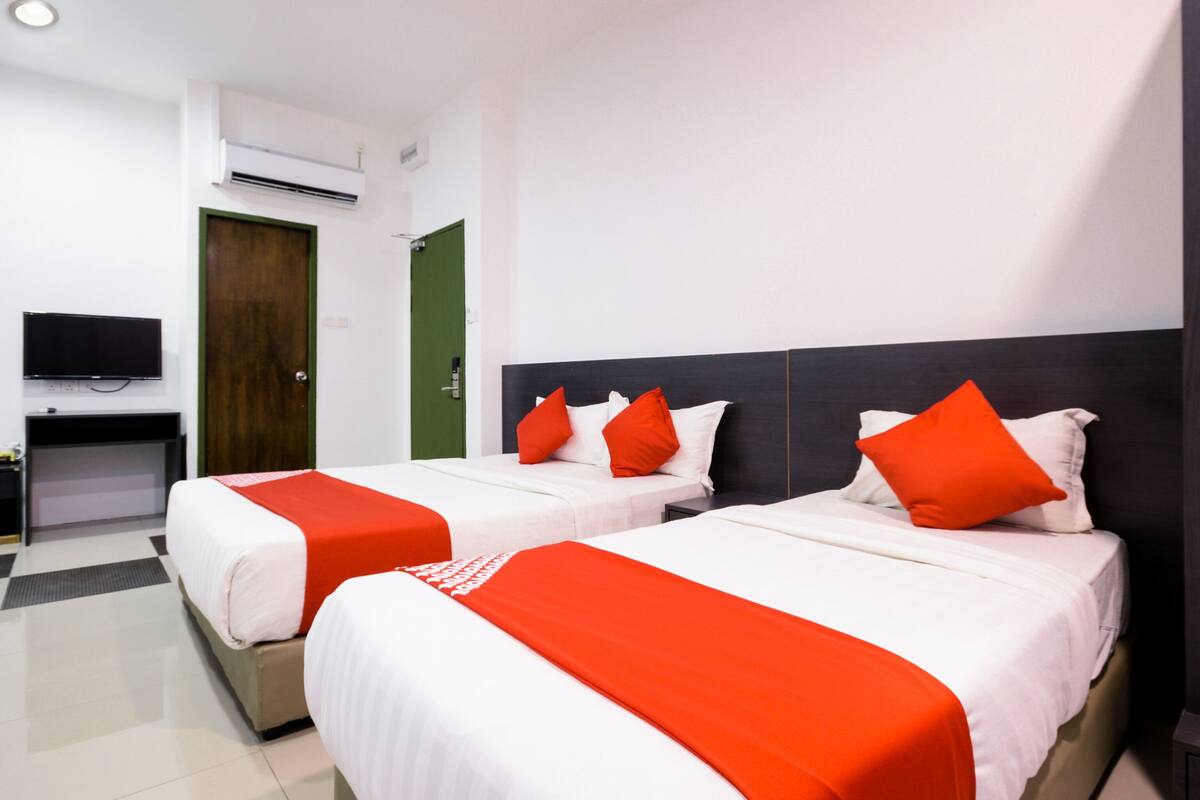 高級套房, 多張床 | 書桌、熨斗/熨衣板、免費無線上網