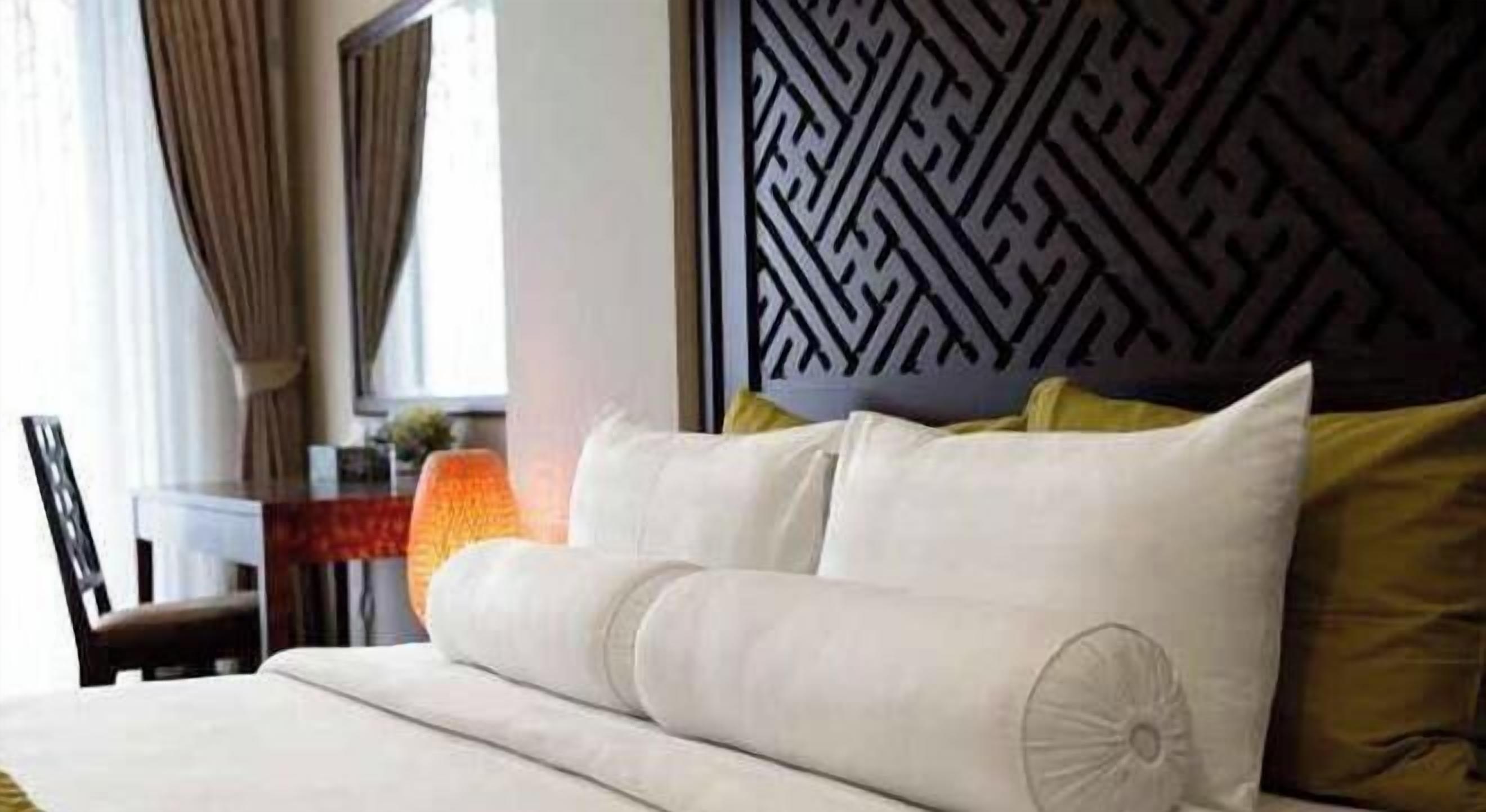 Minibar, in-room safe, individually decorated, individually furnished