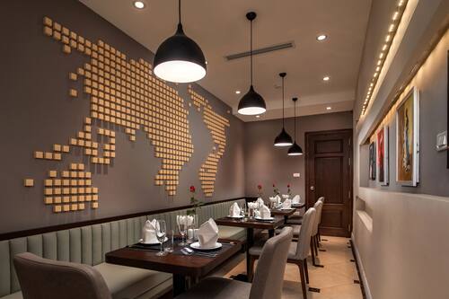 Breakfast, lunch, dinner served; local and international cuisine
