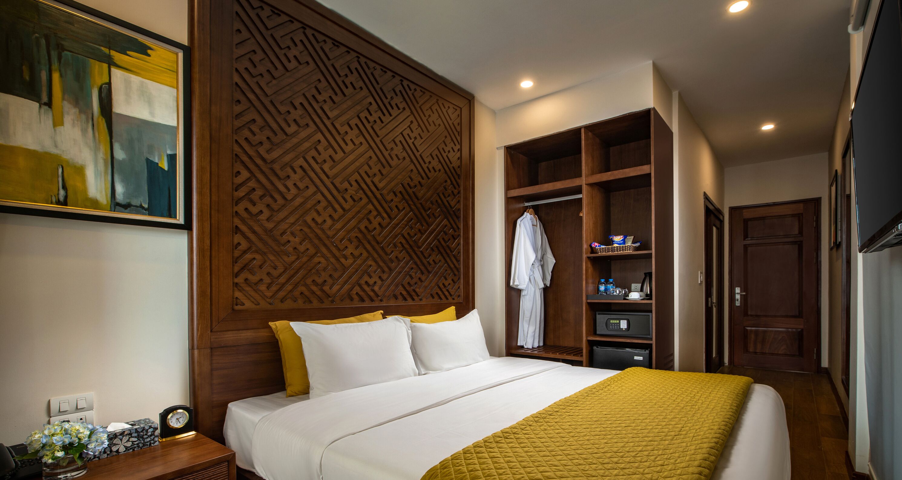 honeymoon double room, balcony | 1 bedroom, minibar, in-room safe, individually decorated