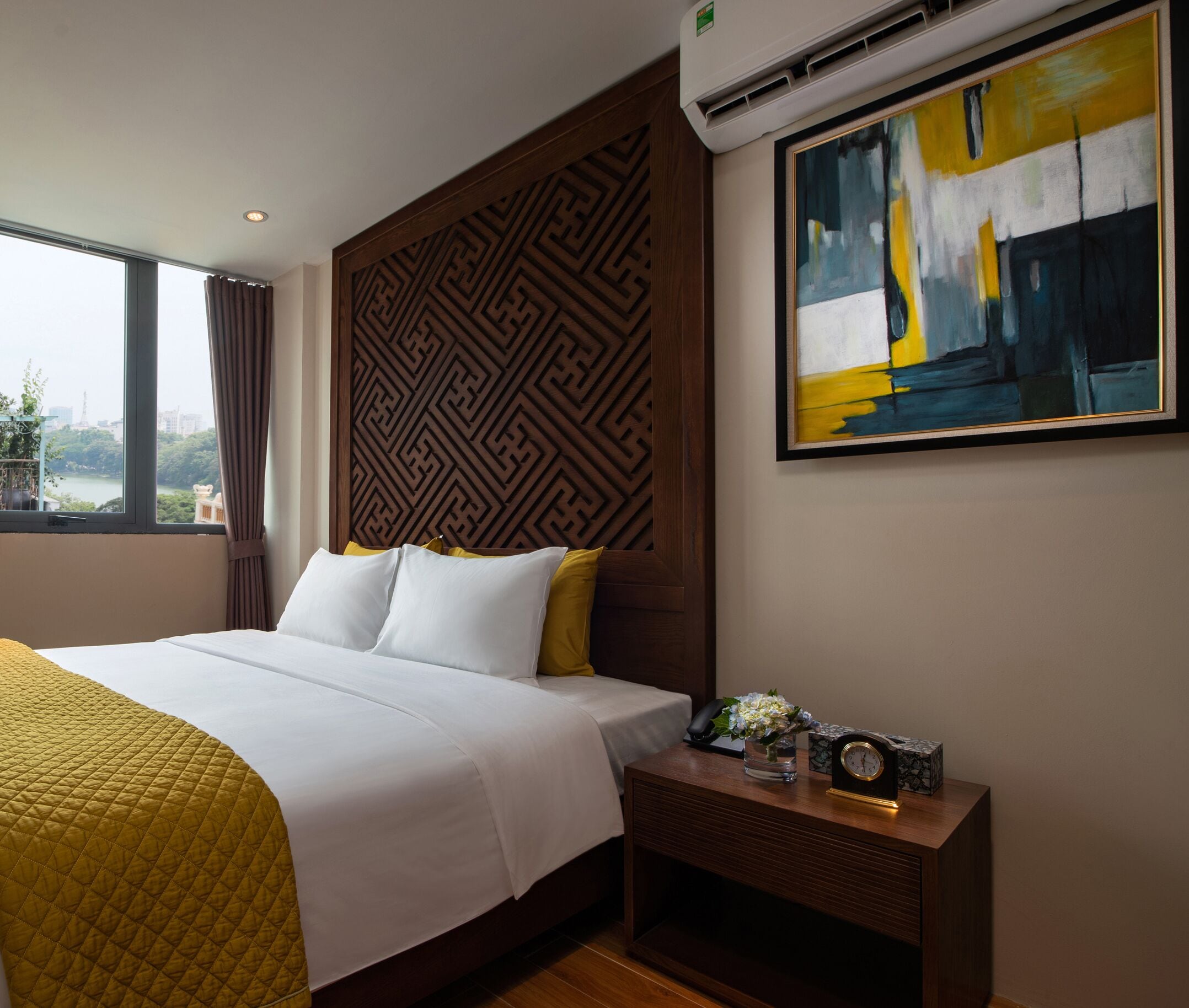 Photo - Hanoi Lakeside Premium Hotel & Travel
