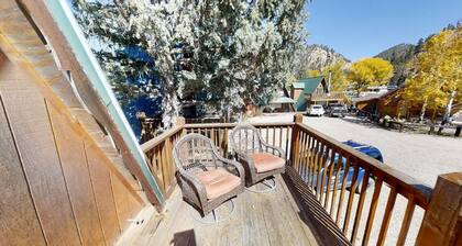 CJ A-Frame 1 - In Town - Ski In/Ski Out - Free WiFi - Cable - Washer/Dryer - Gas