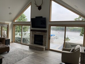 TV, fireplace, stereo