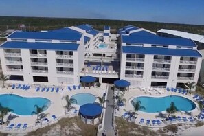 Exterior - ★ sleeps 7 ★4 pools/Pool Side Bar ★ Private Beach Access★ (Orange Beach)