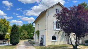 Exterior - Spacious Waterfront House with Jacuzzi for Families and Friends (Nargis)