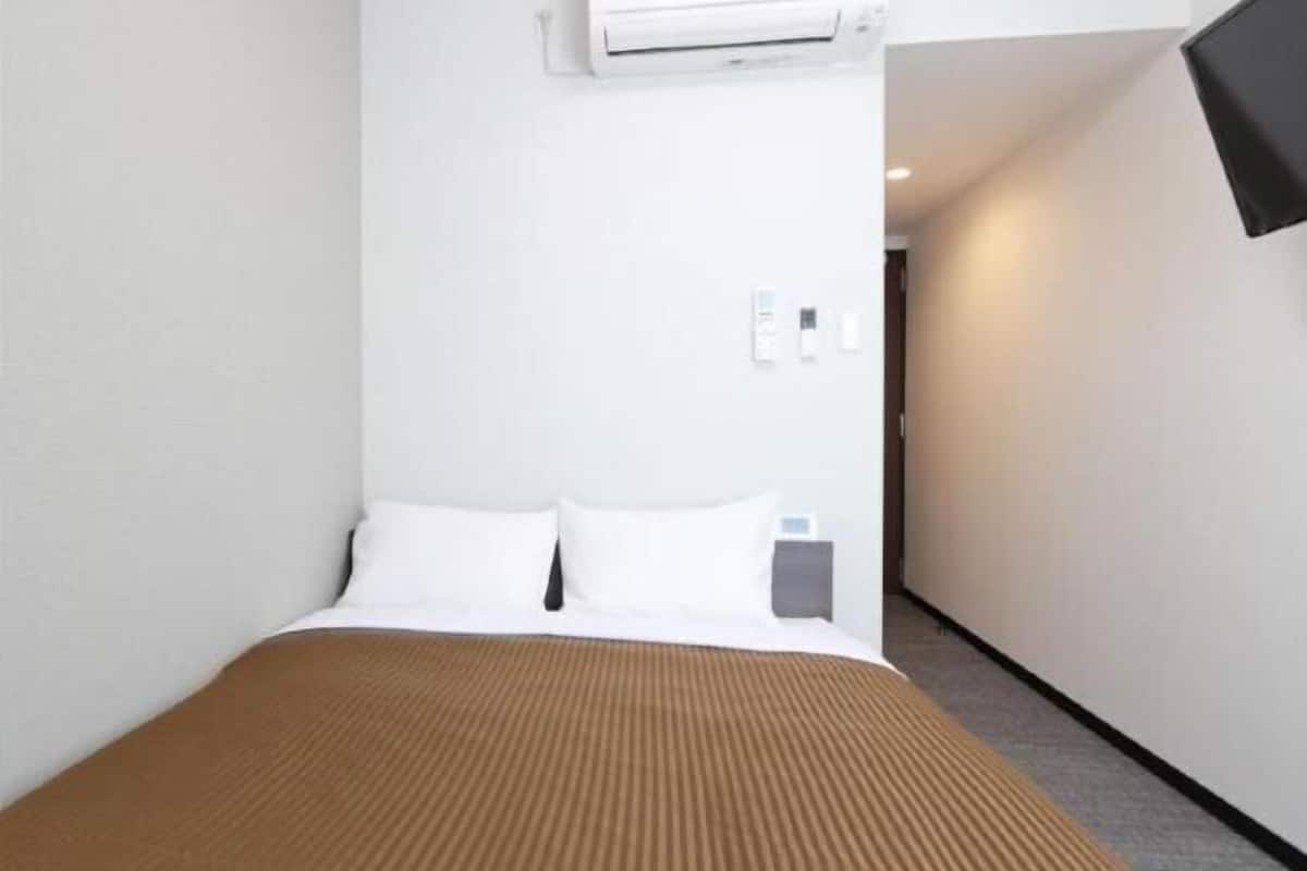 19 bedrooms, desk, blackout curtains, free WiFi