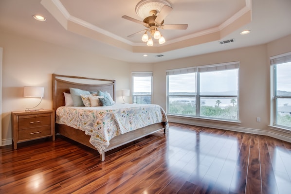 4 chambres, fer et planche à repasser, accès Internet, draps fournis