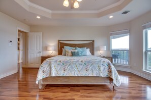 4 quartos, ferros/tábuas de passar roupa, acesso à internet