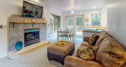 Dog-friendly home with private hot tub & fireplace - only steps to the beach