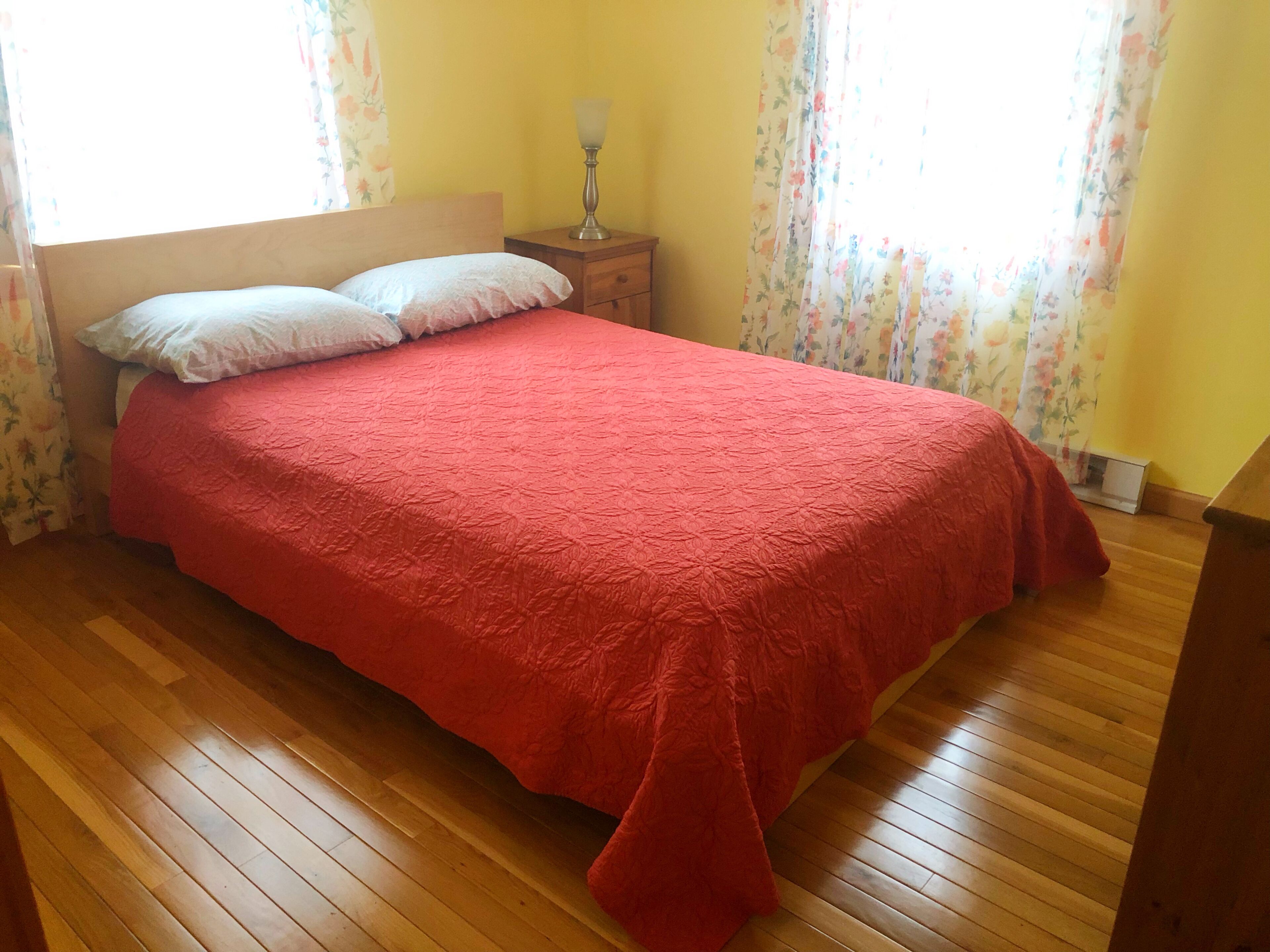 4 slaapkamers, een strijkplank/strijkijzer, wifi, beddengoed