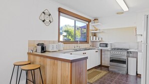 Forno, piano cottura, pentole/stoviglie/utensili