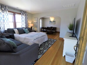 Interior - Sea Level Sanctuary's High Tide (Seaside Park)