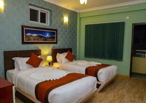 2 bedrooms, individually furnished, iron/ironing board, free WiFi