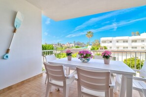 Outdoor dining - TURQUESA BEACH APARTMENT CLOSE TO THE BEACH (Alcúdia)