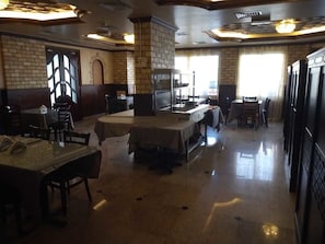 Daily continental breakfast for a fee - Stars Hotel (Muscat)