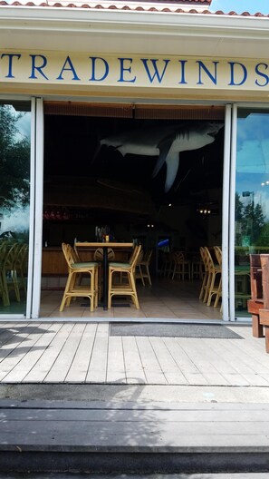Outdoor dining - Ultimate Orlando Adventure: Orange Lake Resort - Disney, Universal, Sea World! (Kissimmee)