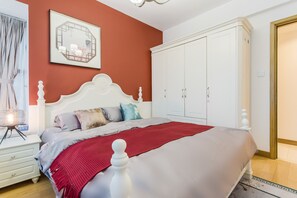 Apartment | Schreibtisch, Verdunkelungsvorhänge, kostenloses WLAN, Bettwäsche