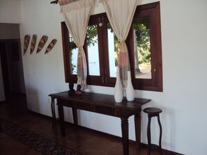Interior - Beautiful charming house with 4 air-conditioned suites, pool, in Guajirú Beach-CE. (Trairi)