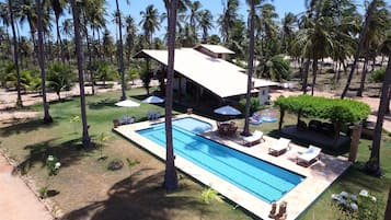 Piscine extérieure