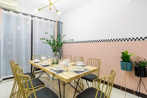 Apartment | Wohnbereich | Flachbildfernseher