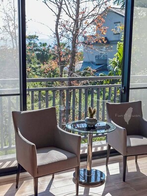 Deluxe Double Room, Garden View - Monet Garden B&B (Wujie)
