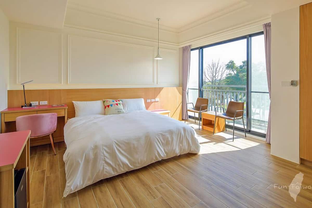 Deluxe Double Room, Garden View | Peralatan tempat tidur premium, dihias secara berasingan