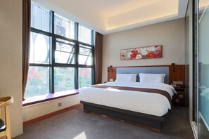 Deluxe Double Room | 1 bedroom, premium bedding, pillowtop beds, free minibar - Xingge Selection Hotel - Shanghai Pudong Airport (Shanghai)