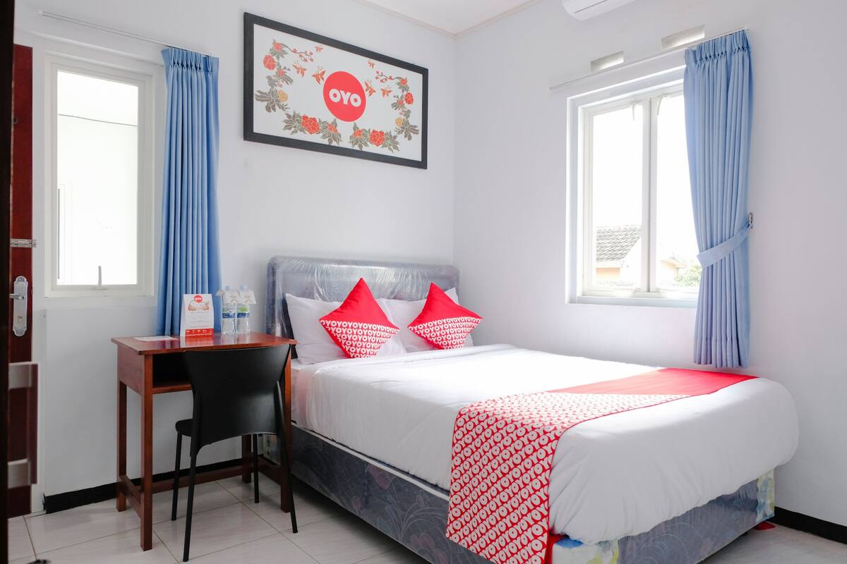 Standard-Doppelzimmer, 1 Doppelbett | Schreibtisch, kostenloses WLAN, Bettwäsche