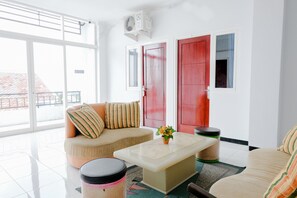 Lobby - OYO 437 Hnr Homestay Syariah (Malang)