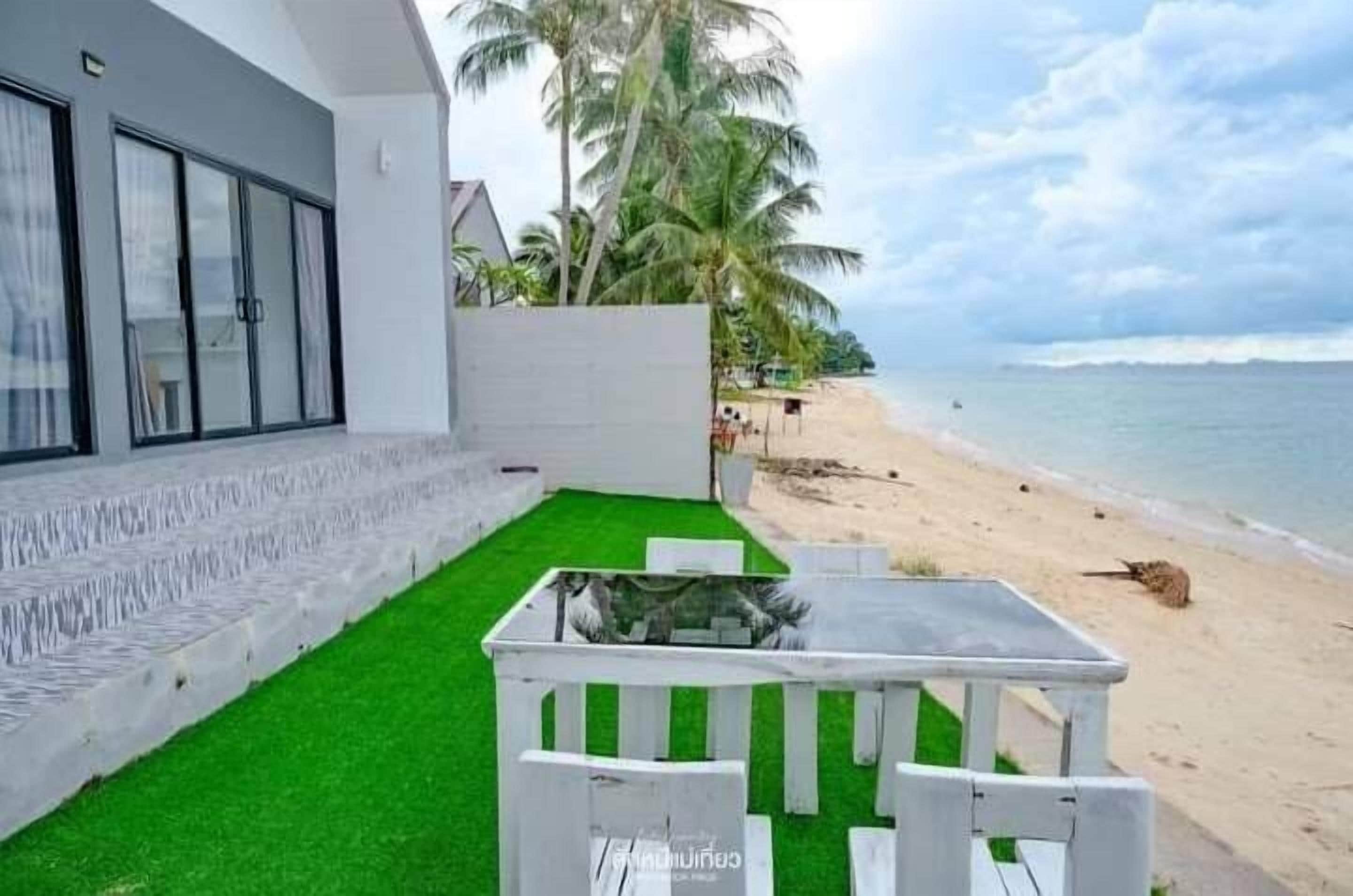 Family Villa, Kitchen, Beachfront | Individually decorated, desk, laptop workspace, soundproofing